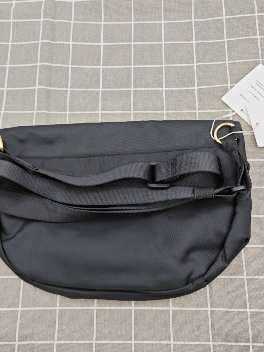 Lululemon gold All Night Festival Bag 5L - Picture 2 of 5